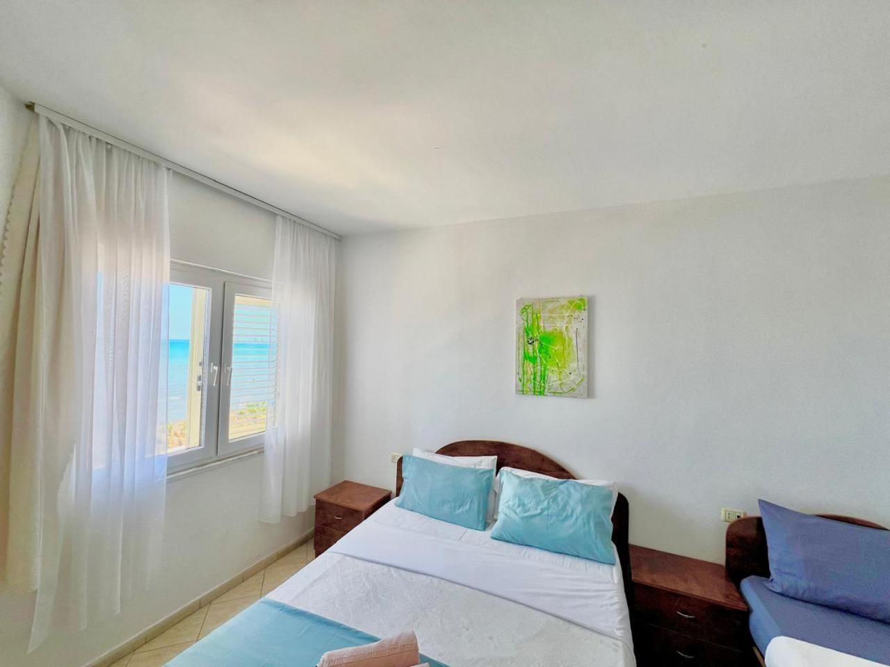 Lungomare Beachfront Apartament *