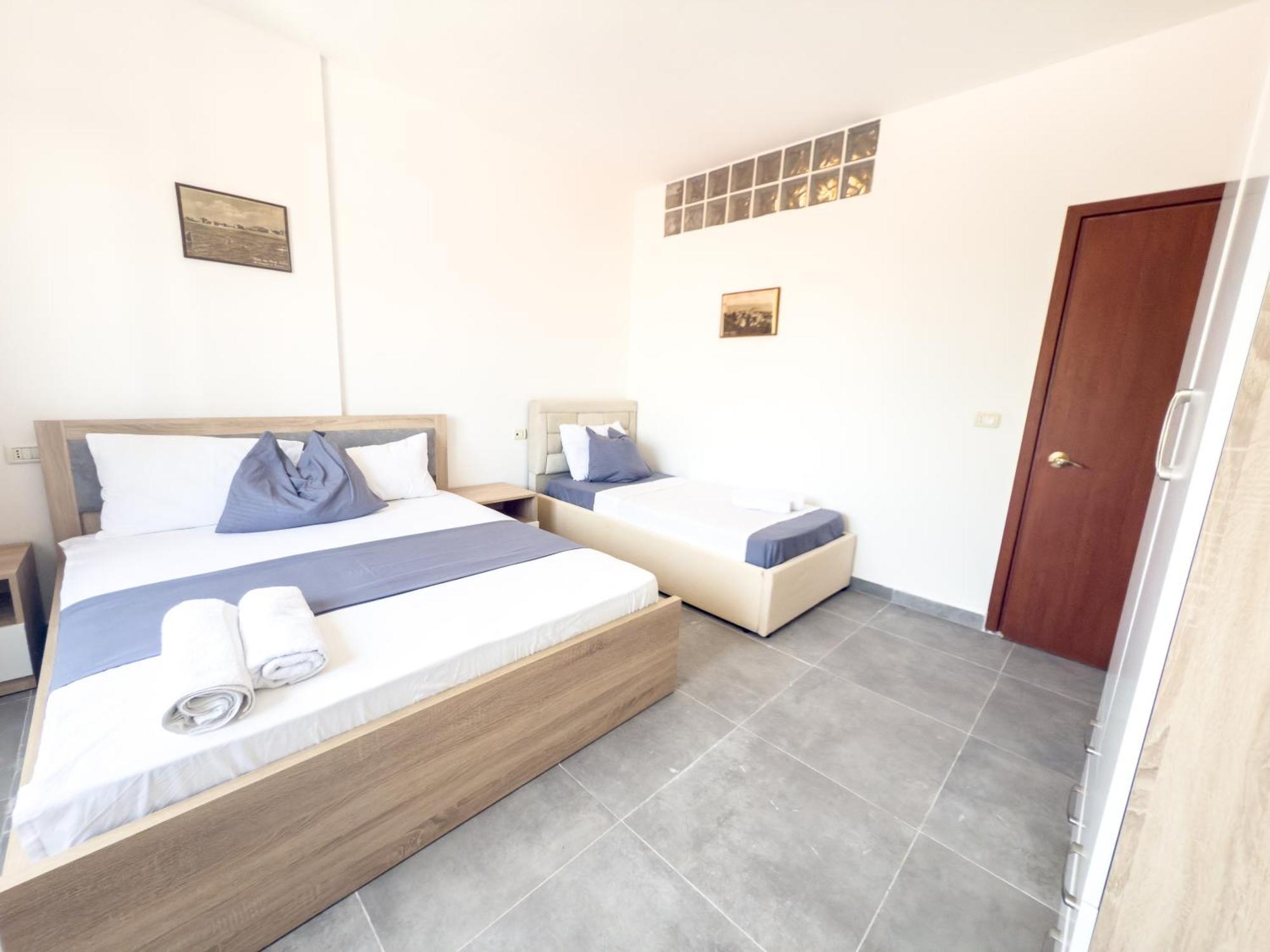 Lungomare Beachfront Apartament Durrës